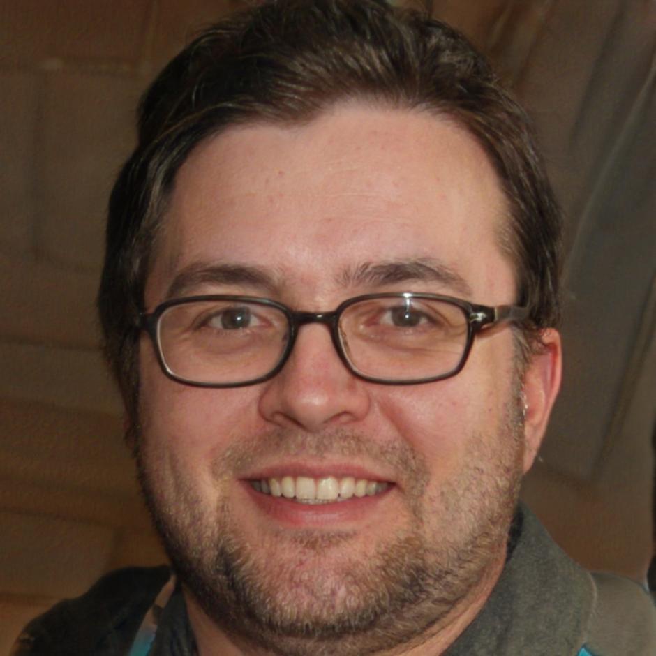 Lead instructor Kareem Al-Rashid